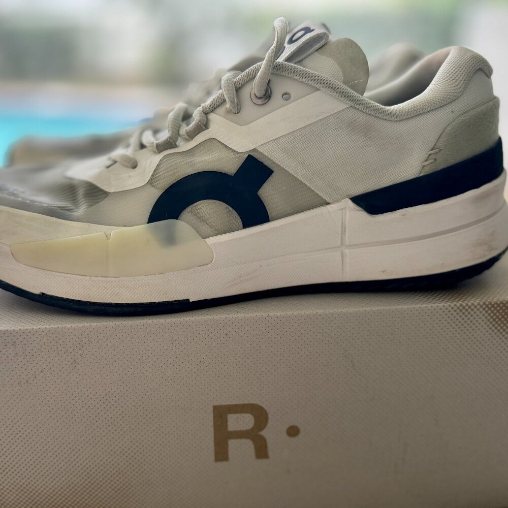 ON The Roger Pro 2 Clay Tennis Shoes, Like New, Men's Size 9.5